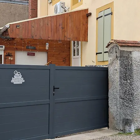 Апартаменты Petit Mas Cosy Du Bord De Loire A 15 Mm Du Parc Le Pal *