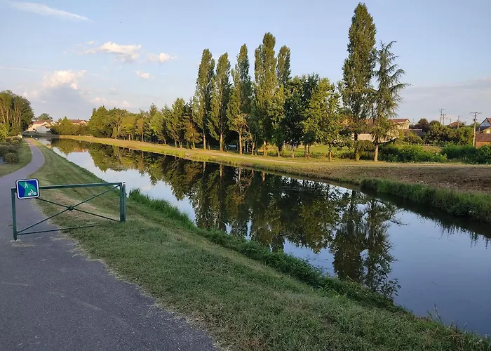Διαμέρισμα Petit Mas Cosy Du Bord De Loire A 15 Mm Du Parc Le Pal *
